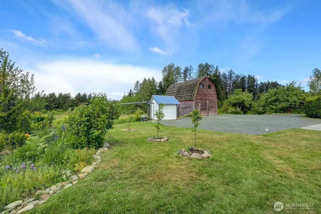2513 W Edgewood Drive Port Angeles WA 98363