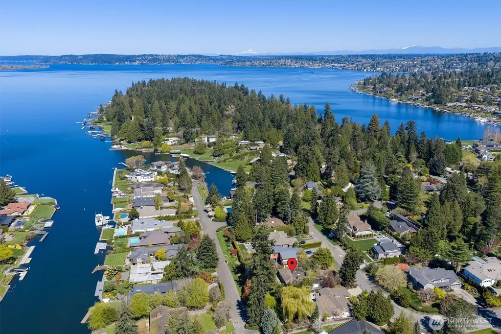 3015 Hunts Point Circle Hunts Point WA 98004