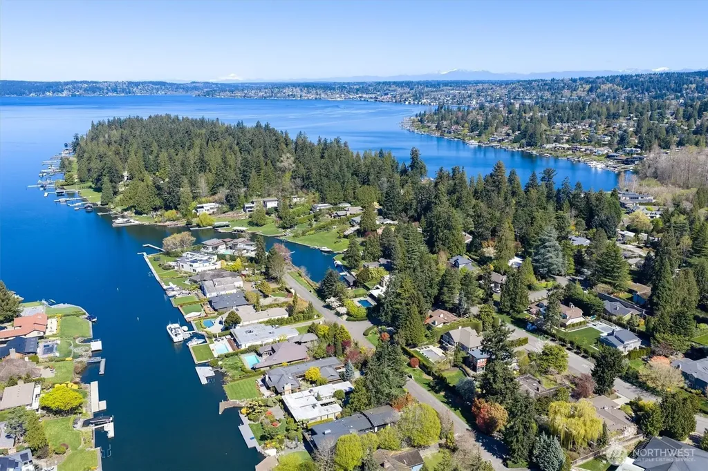 3015 Hunts Point Circle Hunts Point WA 98004