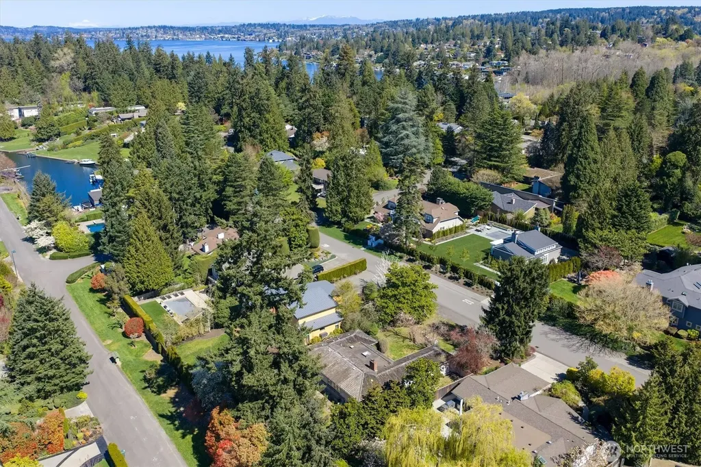 3015 Hunts Point Circle Hunts Point WA 98004