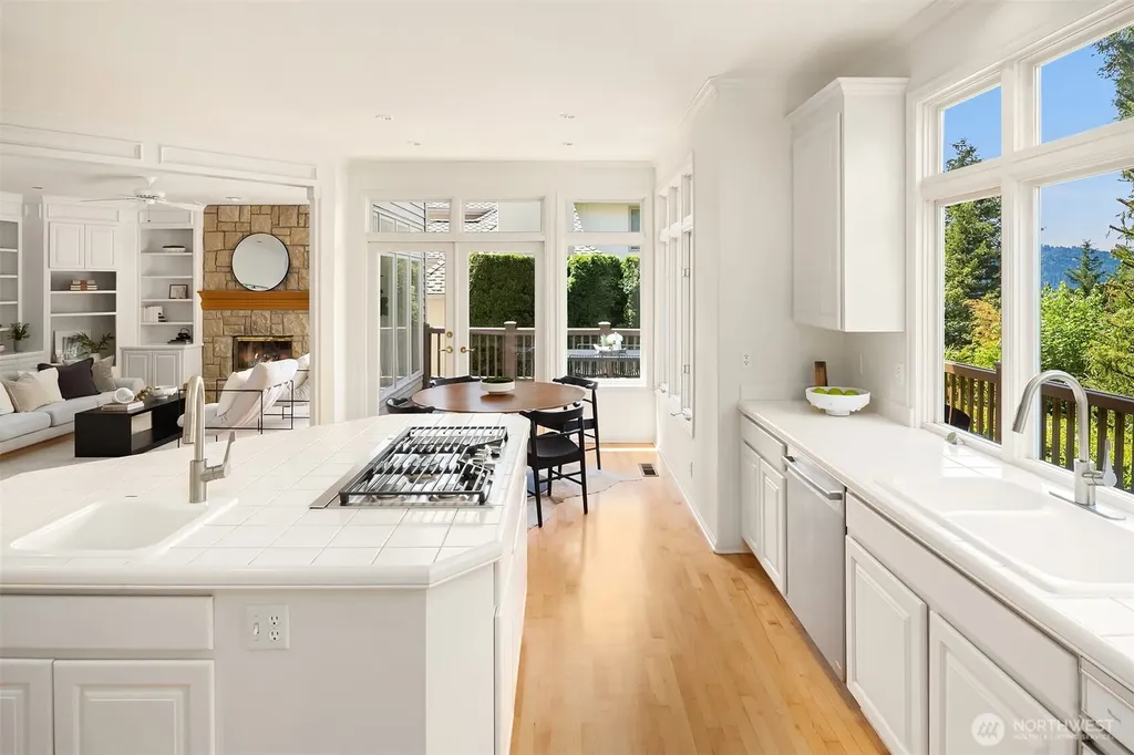 19524 SE 24th Place Sammamish WA 98075