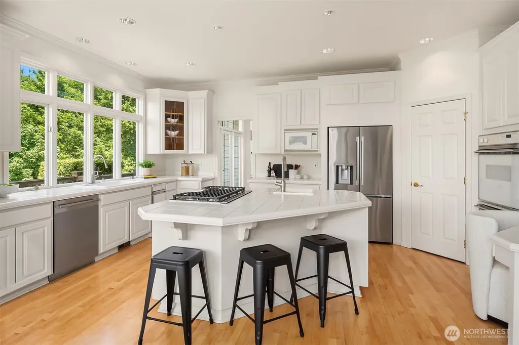 19524 SE 24th Place Sammamish WA 98075