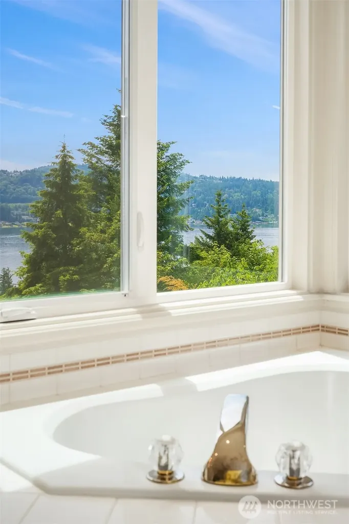 19524 SE 24th Place Sammamish WA 98075