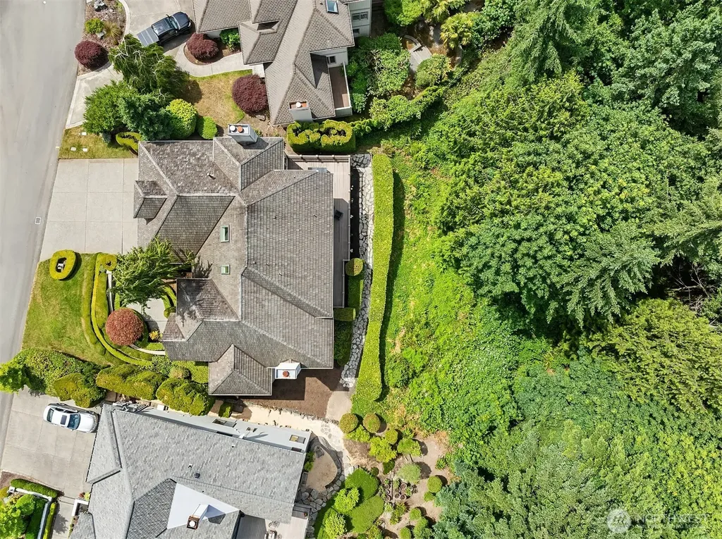19524 SE 24th Place Sammamish WA 98075