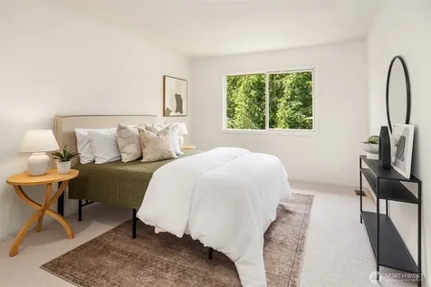 19524 SE 24th Place Sammamish WA 98075