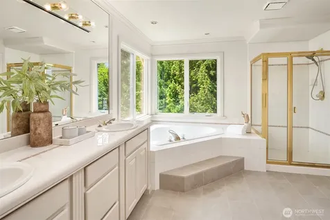 19524 SE 24th Place Sammamish WA 98075