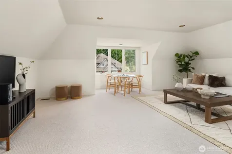 19524 SE 24th Place Sammamish WA 98075