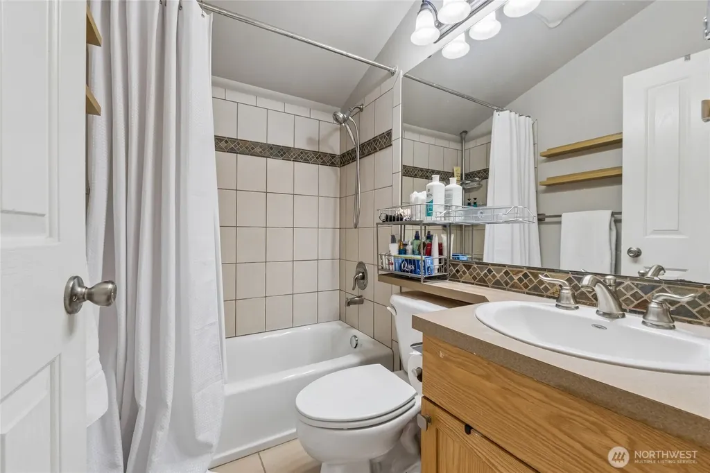 6331 42nd Avenue SW Seattle WA 98136