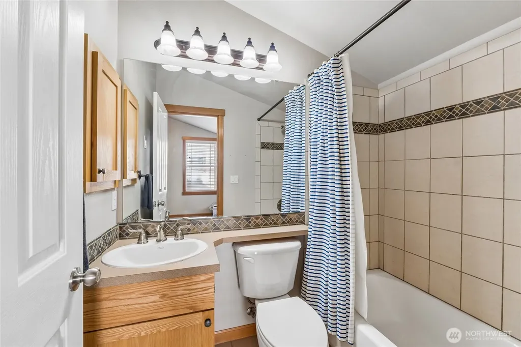 6331 42nd Avenue SW Seattle WA 98136