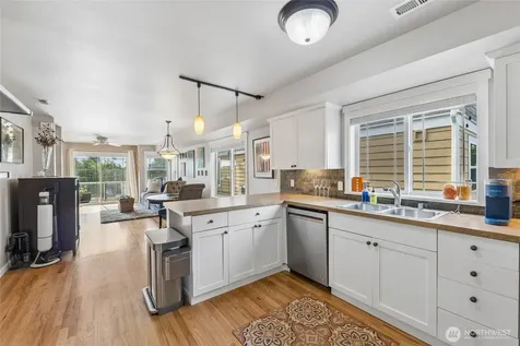 6331 42nd Avenue SW Seattle WA 98136