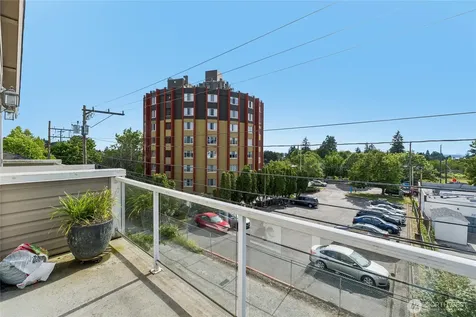 6331 42nd Avenue SW Seattle WA 98136