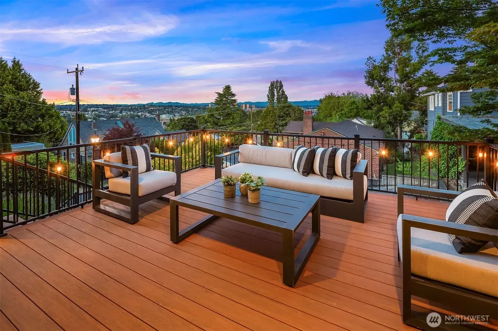 2556 1st Avenue N Seattle WA 98109