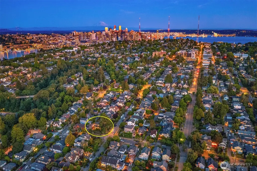 2556 1st Avenue N Seattle WA 98109