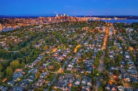 2556 1st Avenue N Seattle WA 98109