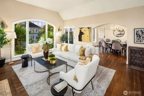 2556 1st Avenue N Seattle WA 98109