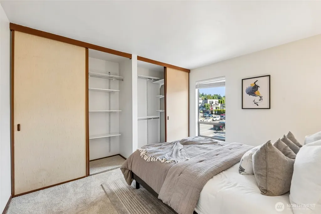 6421 Lake Washington Boulevard NE Kirkland WA 98033