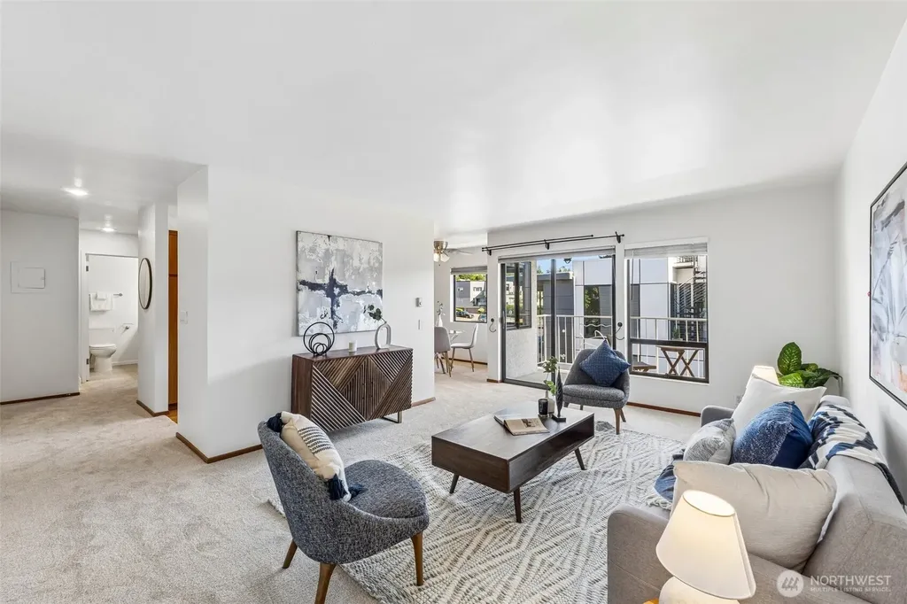 6421 Lake Washington Boulevard NE Kirkland WA 98033