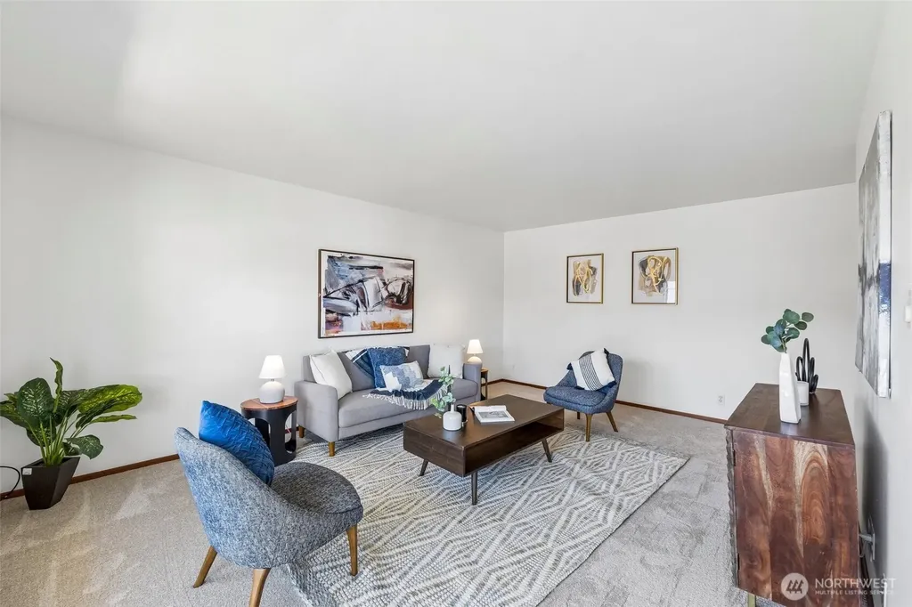 6421 Lake Washington Boulevard NE Kirkland WA 98033