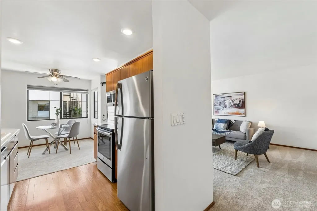 6421 Lake Washington Boulevard NE Kirkland WA 98033
