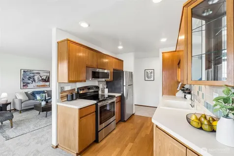 6421 Lake Washington Boulevard NE Kirkland WA 98033