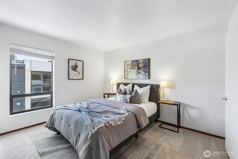 6421 Lake Washington Boulevard NE Kirkland WA 98033