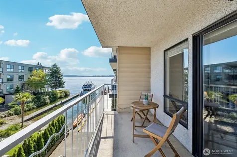 6421 Lake Washington Boulevard NE Kirkland WA 98033