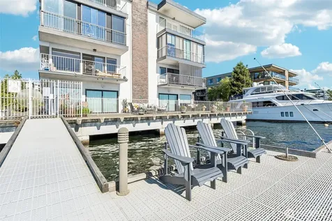 6421 Lake Washington Boulevard NE Kirkland WA 98033