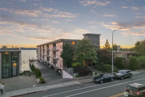 6421 Lake Washington Boulevard NE Kirkland WA 98033
