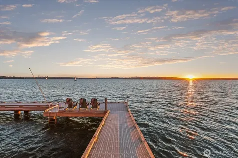 6421 Lake Washington Boulevard NE Kirkland WA 98033