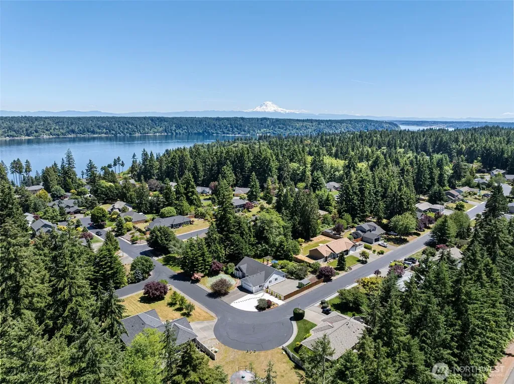 1109 139th Street NW Gig Harbor WA 98332