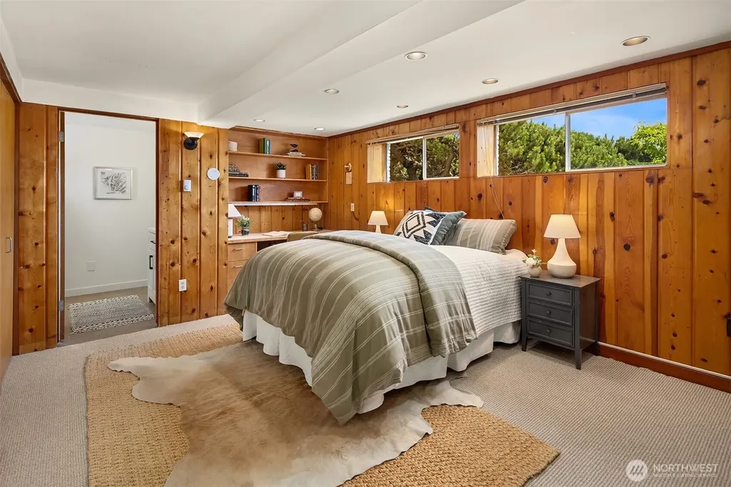 4529 E Laurel Drive NE Seattle WA 98105