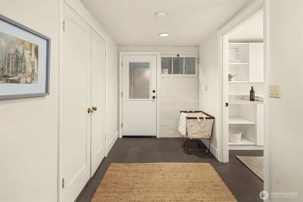 4529 E Laurel Drive NE Seattle WA 98105