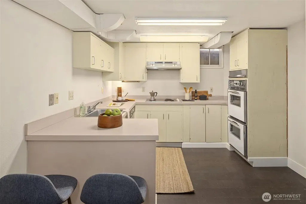 4529 E Laurel Drive NE Seattle WA 98105