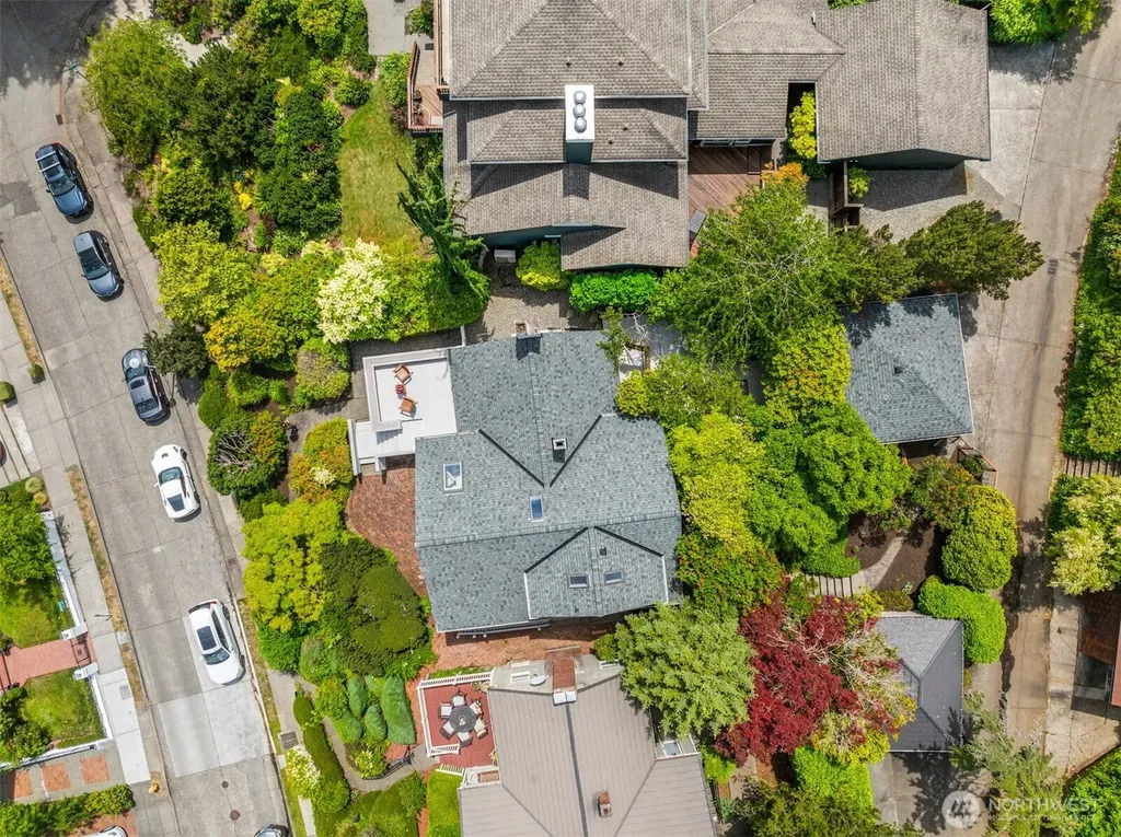 4529 E Laurel Drive NE Seattle WA 98105