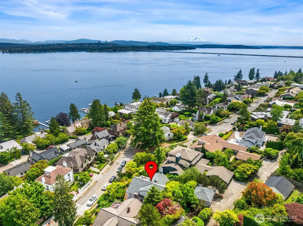4529 E Laurel Drive NE Seattle WA 98105