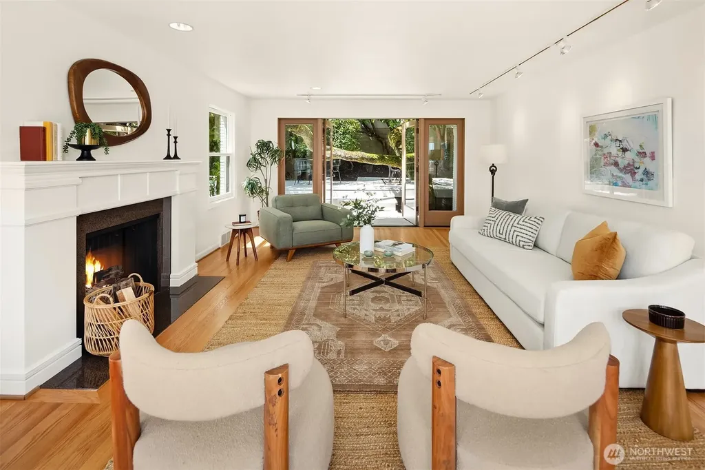 4529 E Laurel Drive NE Seattle WA 98105
