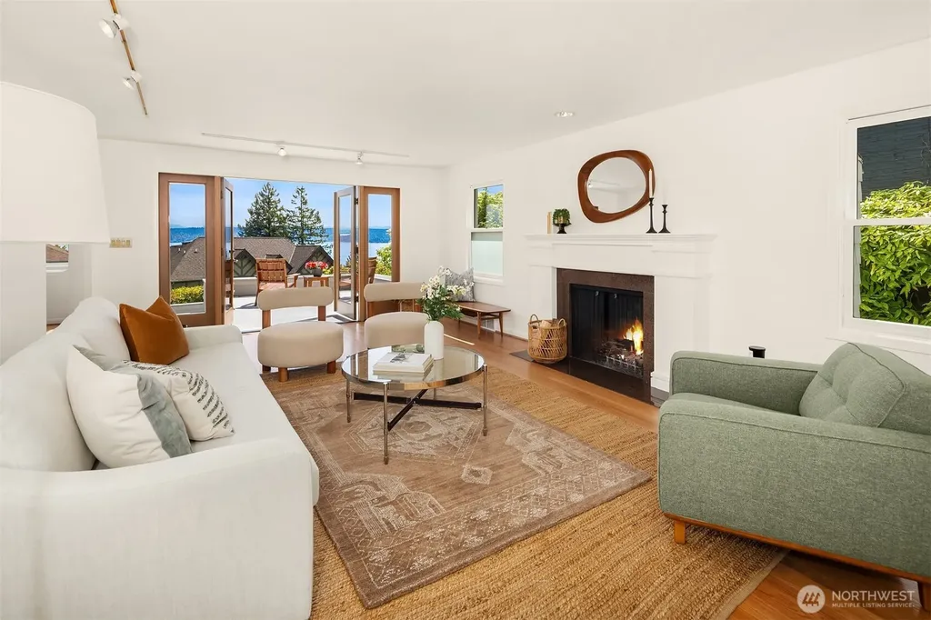 4529 E Laurel Drive NE Seattle WA 98105