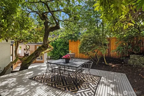 4529 E Laurel Drive NE Seattle WA 98105