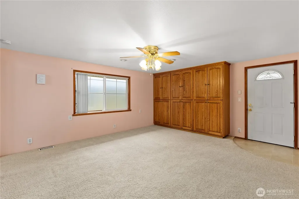 426 4th Avenue SE Pacific WA 98047