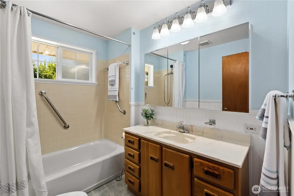 426 4th Avenue SE Pacific WA 98047
