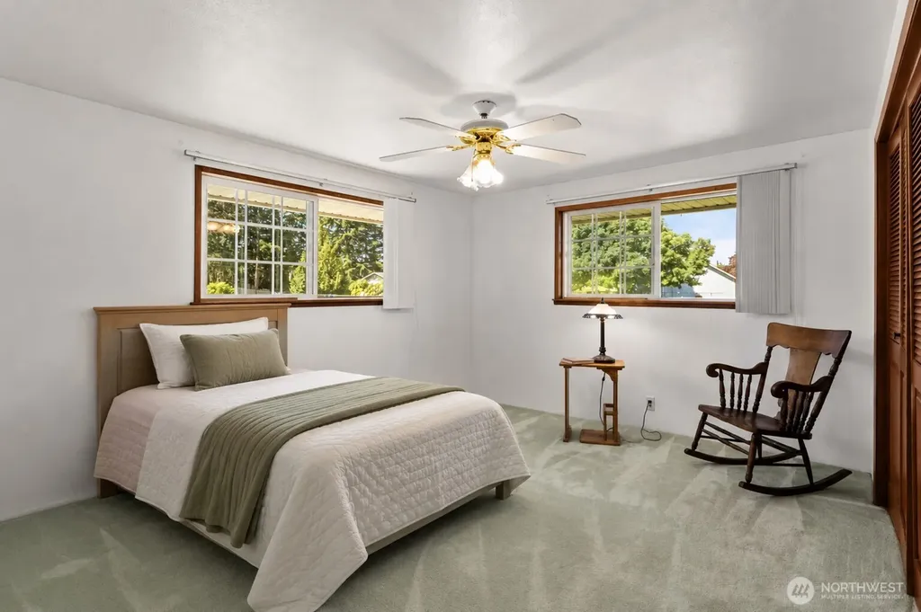 426 4th Avenue SE Pacific WA 98047