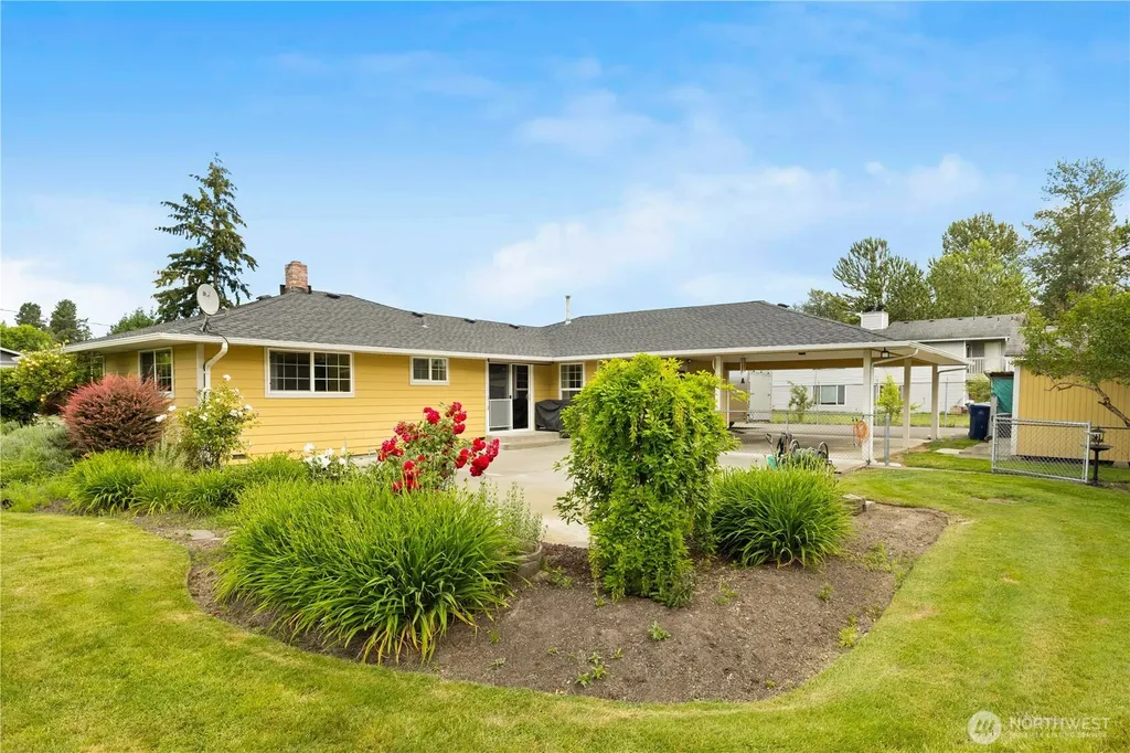 426 4th Avenue SE Pacific WA 98047