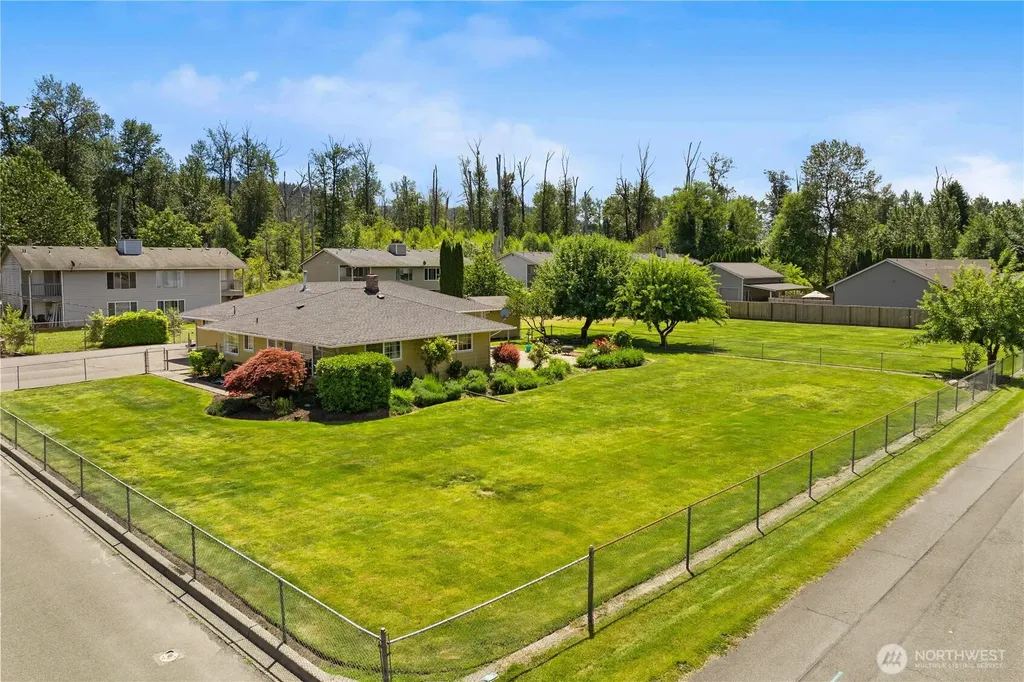 426 4th Avenue SE Pacific WA 98047