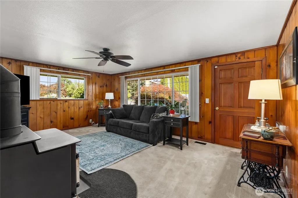 426 4th Avenue SE Pacific WA 98047