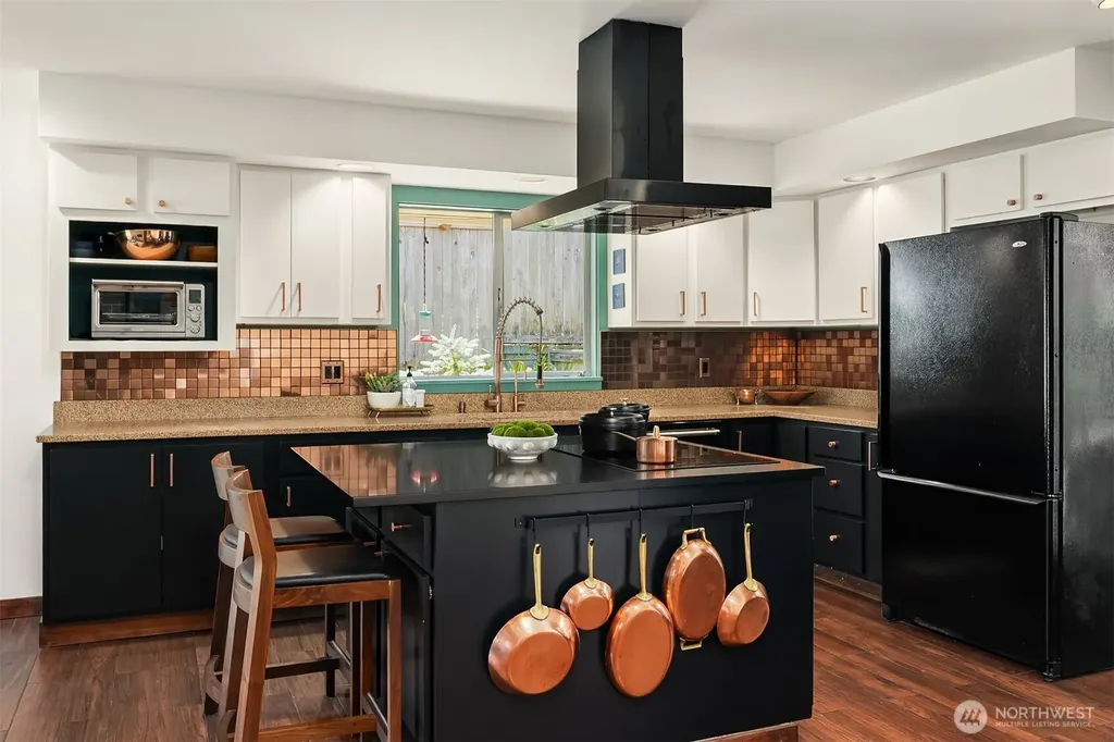 5757 64th Avenue NE Seattle WA 98105