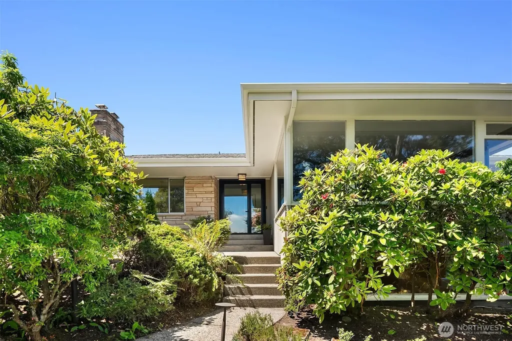 5757 64th Avenue NE Seattle WA 98105
