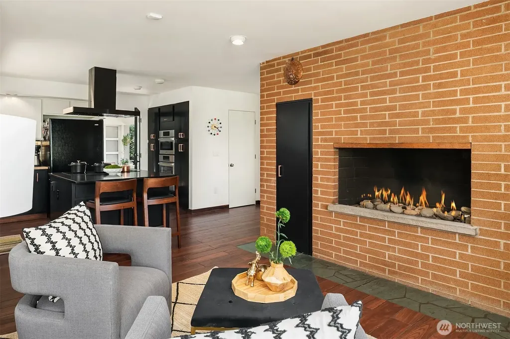 5757 64th Avenue NE Seattle WA 98105