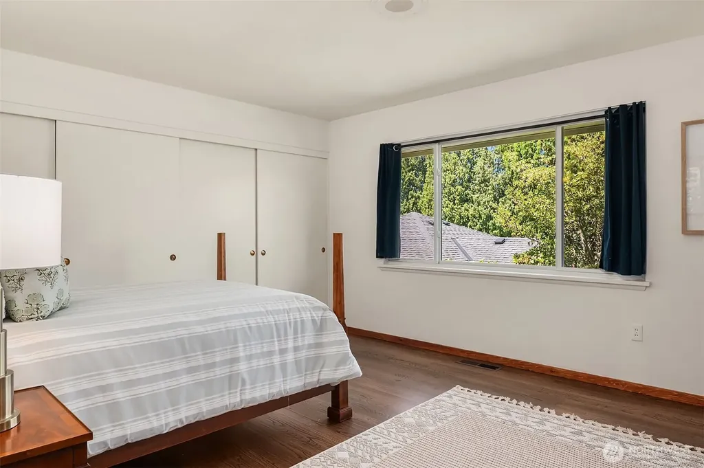 5757 64th Avenue NE Seattle WA 98105