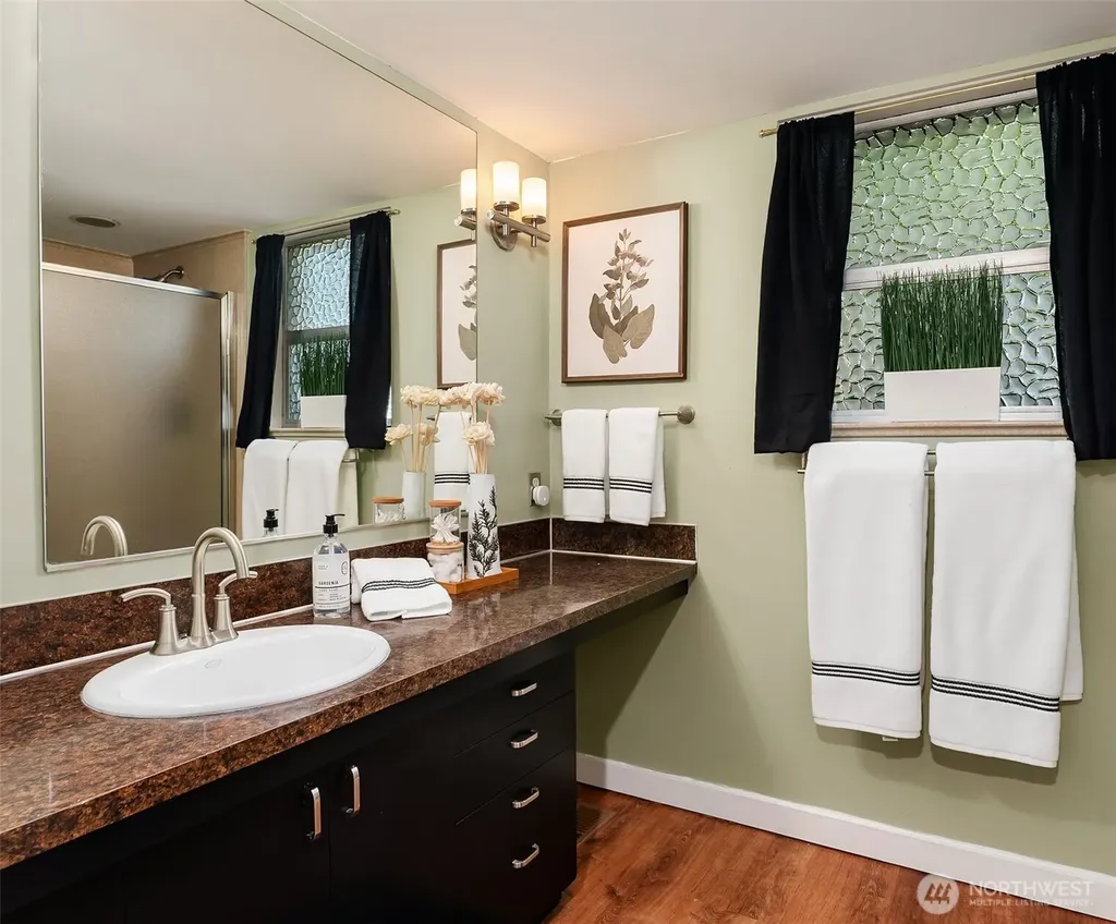 5757 64th Avenue NE Seattle WA 98105