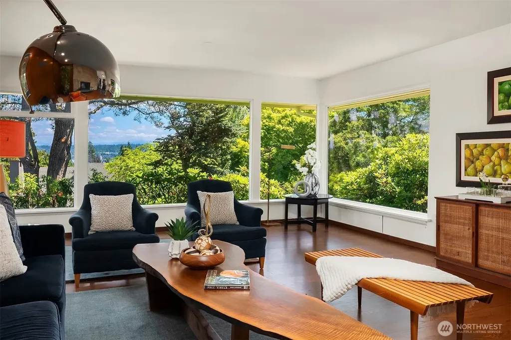 5757 64th Avenue NE Seattle WA 98105